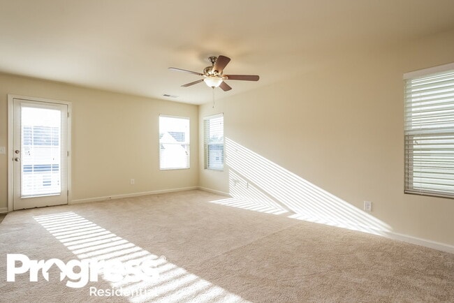 Photo - 16 Everett Cir SE