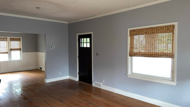 Photo - 305 NW 6th St