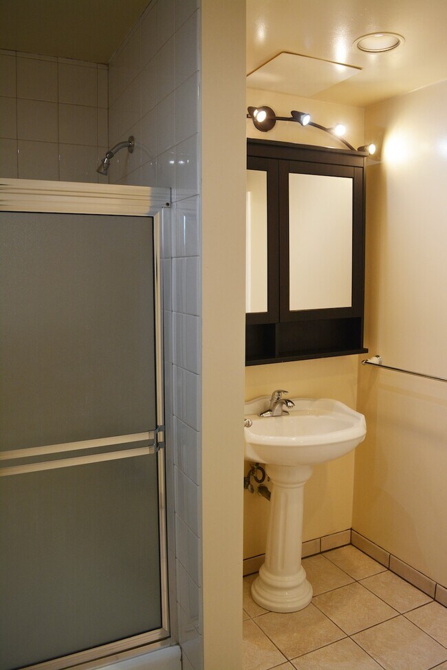 Photo - 508 Lincoln Rd E Unit C