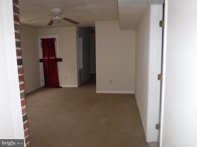 Photo - 153 S Main St