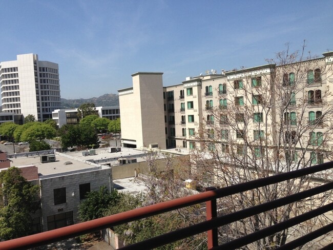 Photo - 125 N Raymond Ave
