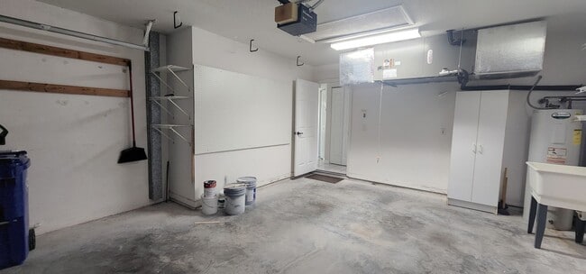 Building Photo - BEAUTIFUL 2/2 IN CATALINA OAKS- VERO BEACH