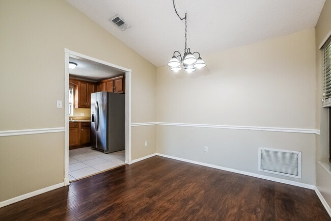 Photo - 1142 Covington St Casa