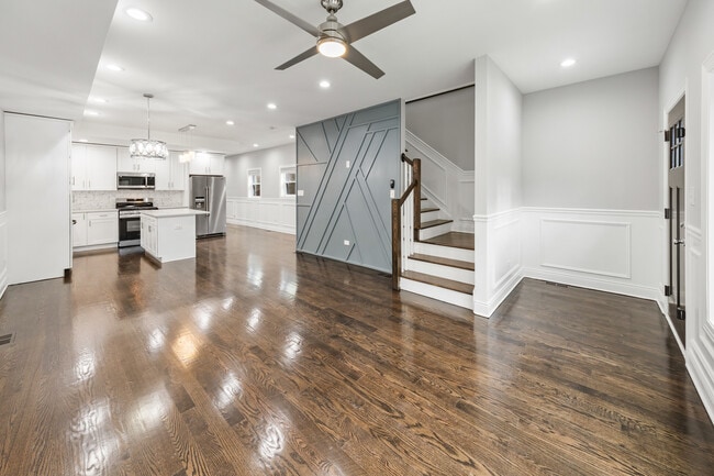 Photo - 1638 N Hamlin Ave