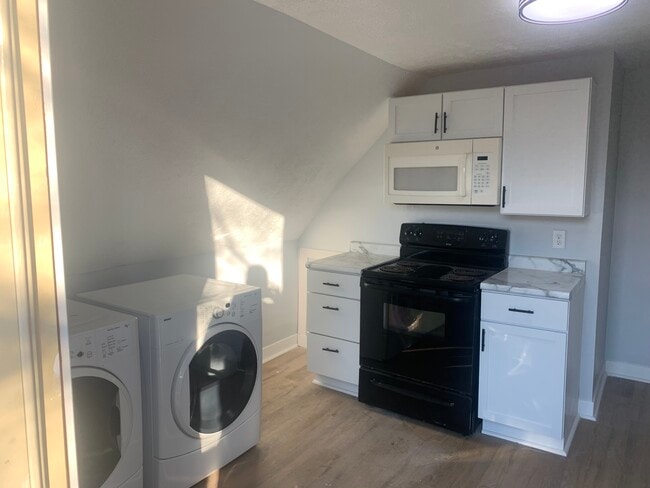 Photo - 619 S Armstrong St Unit C