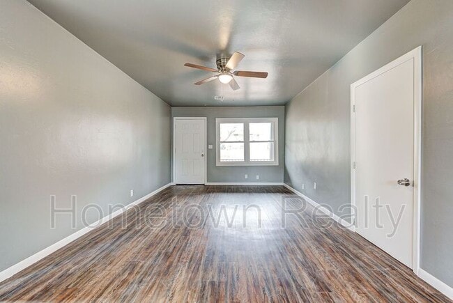 Photo - 1103 N Louisa Ave