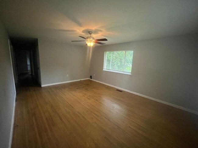 Photo - Nuce 3 br. Home for rent near LR Air Force base