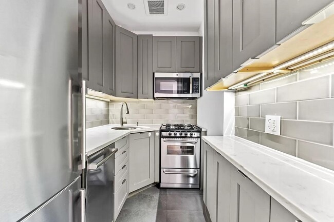 Photo - 195 Prospect Park W