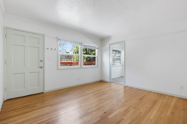 4449 Dawson Ave
