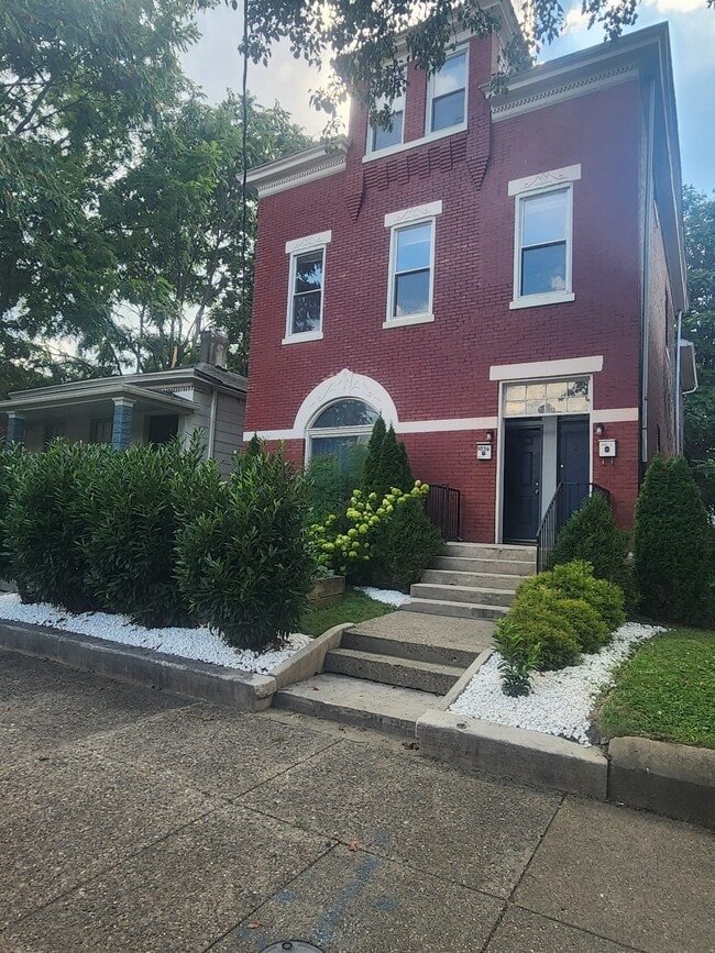 1036 S 7th St