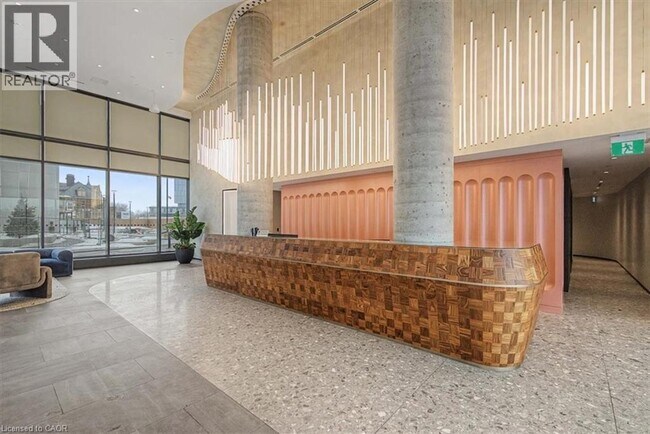 Photo - 25 Wellington St S Unité 2202