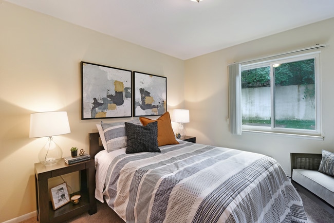 Photo - Euclid Apartments