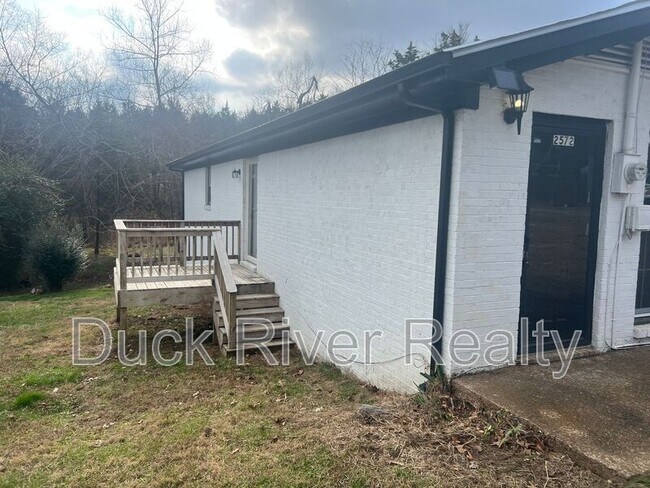 Photo - 2572 Sowell Mill Pike