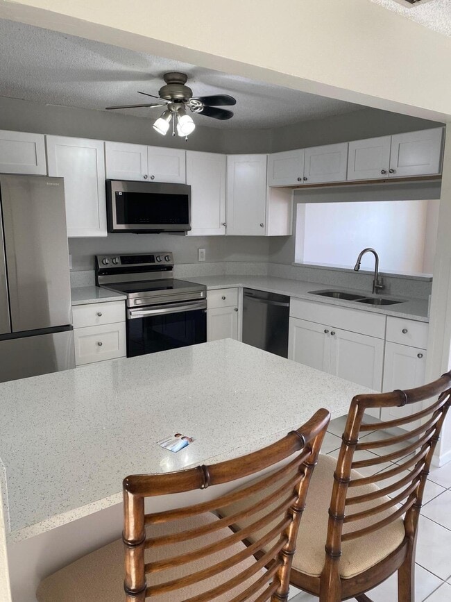 Photo - 2217 Discovery Cir W