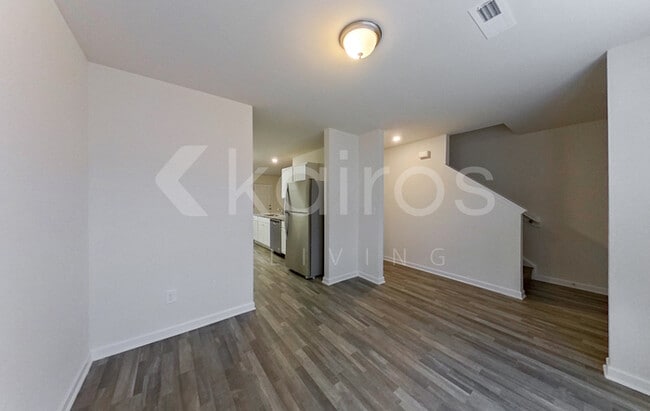 Photo - 348 Waterfall Rd