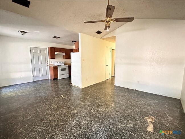 Building Photo - 317 Yale St