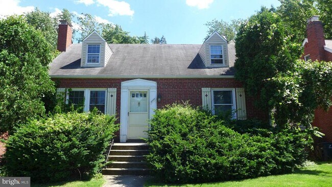 4724 7th Rd N