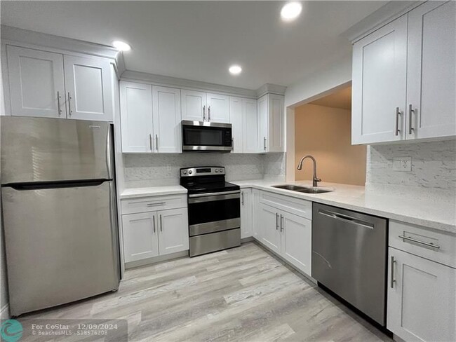 Photo - 1830 SW 81st Ave Condominio Unidad 4111