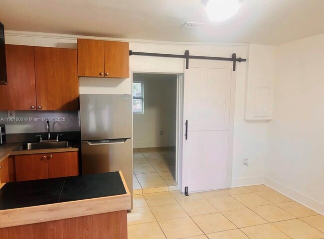 Photo - 240 Hibiscus Dr