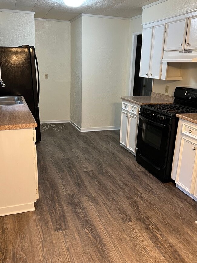 Photo - 818 Willow Dr