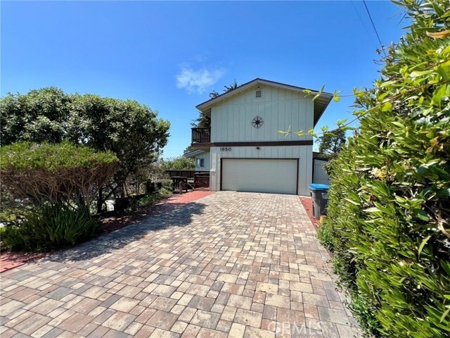 Photo - 1950 Oxford Ave