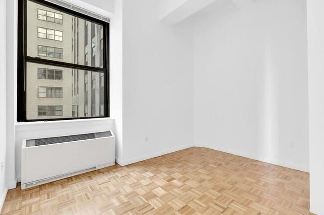 Photo - 80 John St Unidad 8E