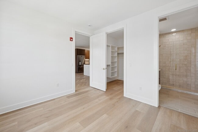 Photo - 100 E Putnam Ave Unit 206