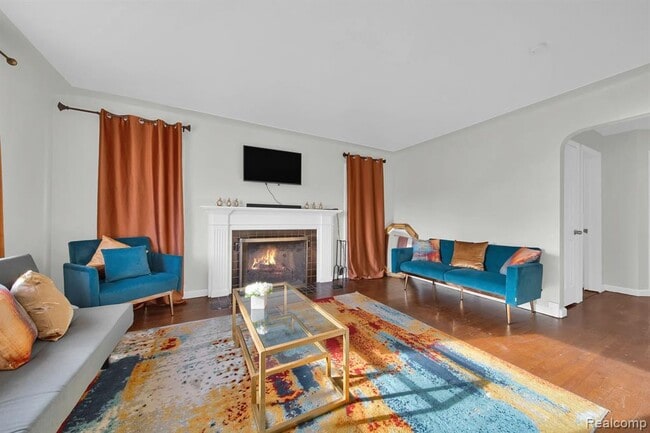 Photo - 8550 Outer Dr W