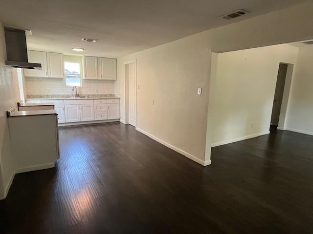 Photo - 2545 Metropolitan Ave