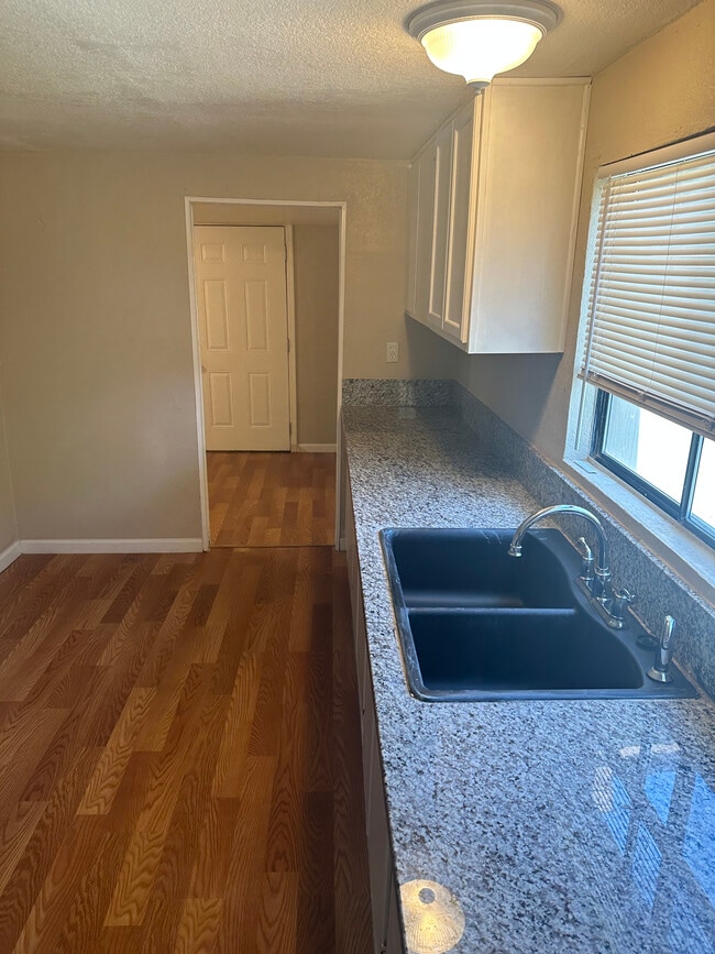 Cocina - 934 E Andrews Ave