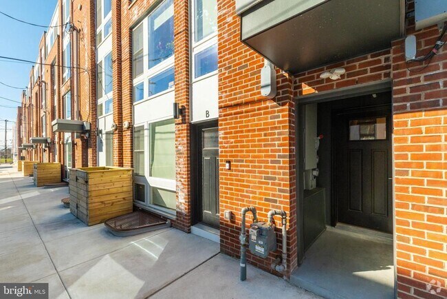 Building Photo - 1500 N Randolph St Unit 10A Rental