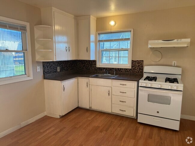 Building Photo - 4286 S Kaiser Rd Rental