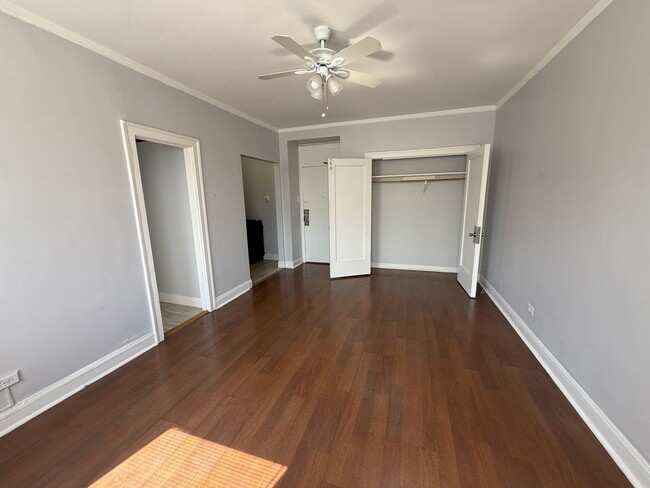 Photo - 6930 N Greenview Ave Unit 604