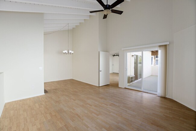 Photo - 1916 Clark Ln Unidad 1 bedroom condo