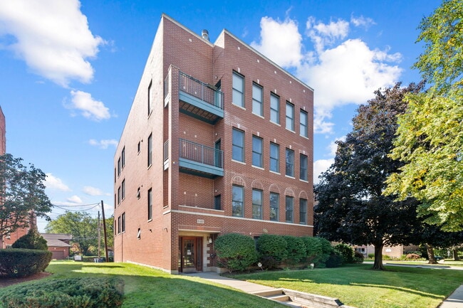 Building Photo - 140 Ridge Ave Unit 1W Rental