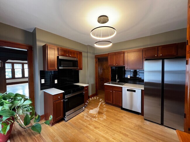 Building Photo - 3426 N Oakland Ave Rental