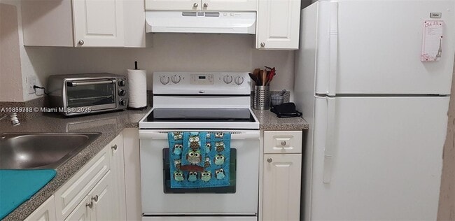 Photo - 9430 Poinciana Pl Unit 105