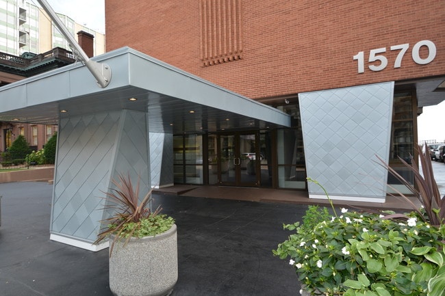 Harborside Apartments