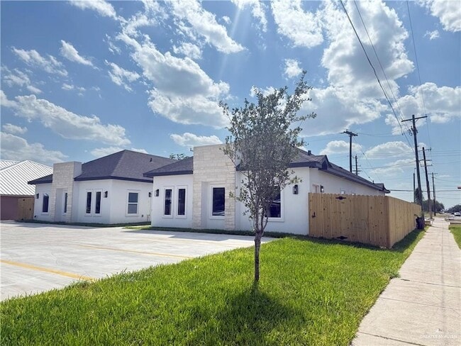 Photo - 1321 Joscelyn Dr Unit 4