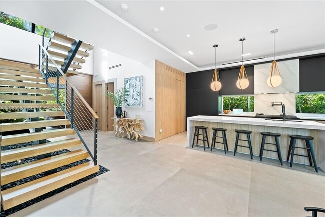 Photo - 8625 NE 10th Ave