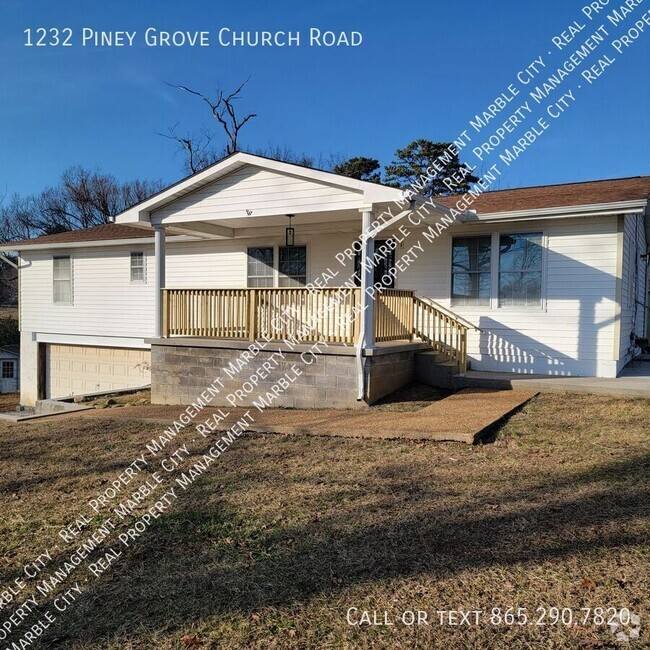 Building Photo - Spacious 3-Bedroom, 2-Bathroom Home with M...