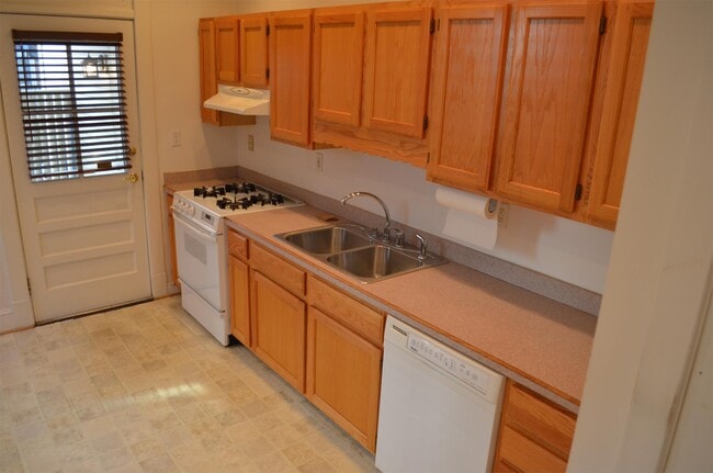 Photo - 621 W Princess Anne Rd