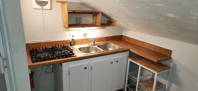 Photo - 110 Betsy Ross Pl