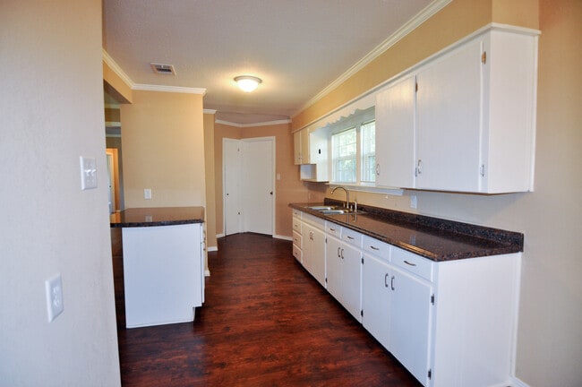 Photo - 6601 Stonewall St