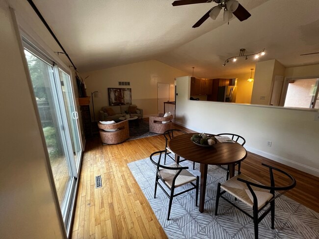 Photo - 10999 Bradshaw St