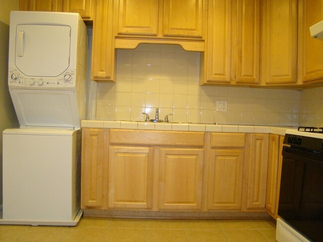 Photo - Single family 2 bedroom 1 bath, washer/dryer in unit