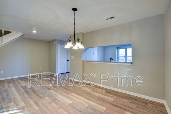 Photo - 740 S Lake Cir