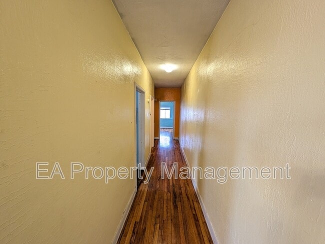 Photo - 808 13th St NW