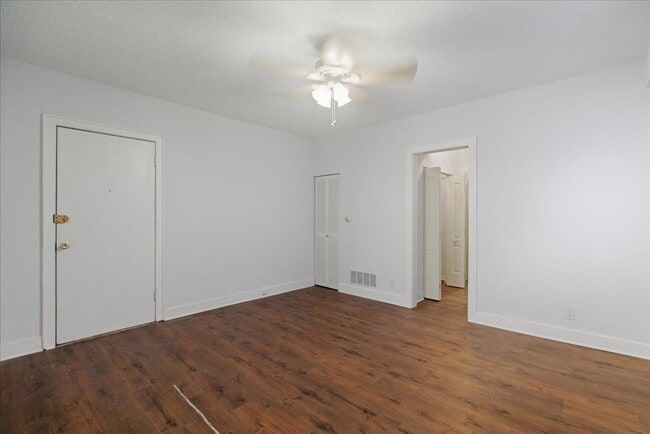 Photo - 3727 N Pine Grove Ave