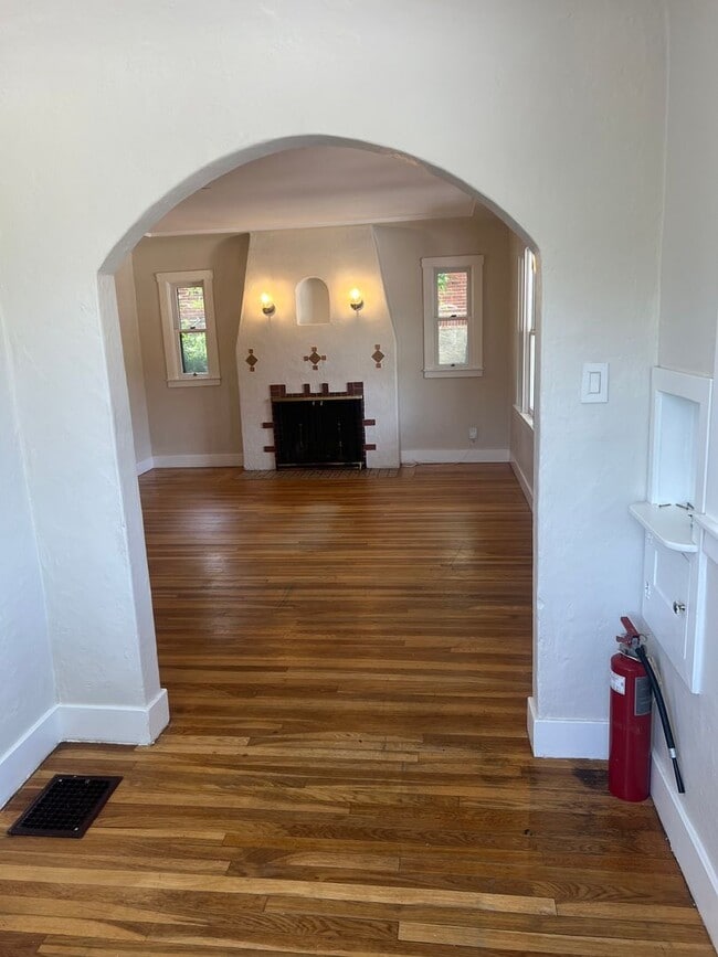308 College Ct